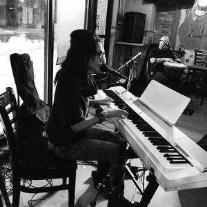 Meet your Posher, Liz